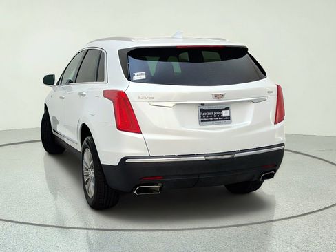 Used 2017 Cadillac XT5 Luxury w/ Driver Awareness Package FWD image 11