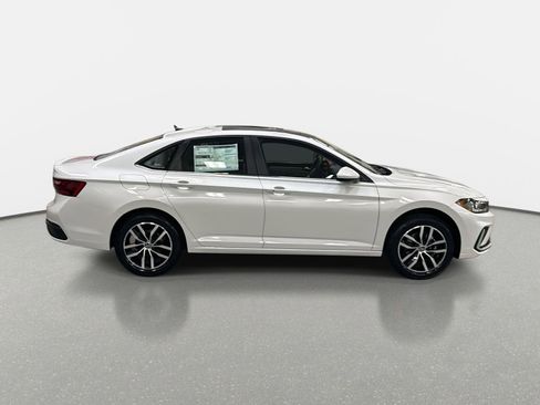 New 2026 Volkswagen Jetta SE image 4