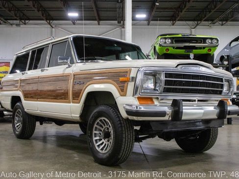 Used 1987 Jeep Grand Wagoneer AWD/4WD image 10