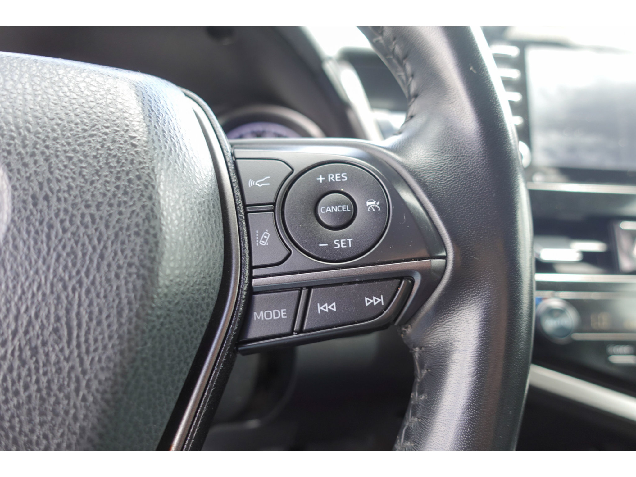 Used 2022 Toyota Camry SE FWD image 15