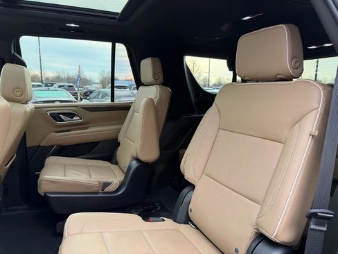 Used 2021 Chevrolet Tahoe Premier w/ Premium Package image 19