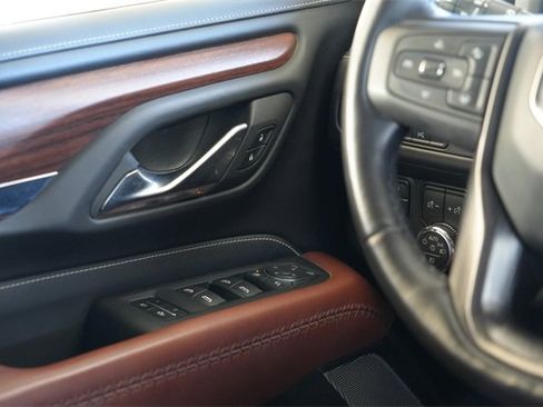 Used 2023 GMC Yukon XL Denali Ultimate image 18