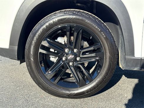 Used 2025 Chevrolet Trax ACTIV image 6