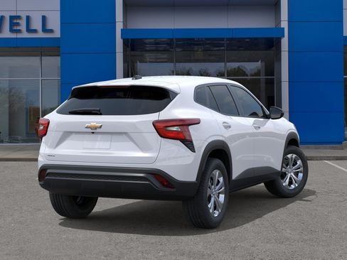 New 2026 Chevrolet Trax LS FWD image 4