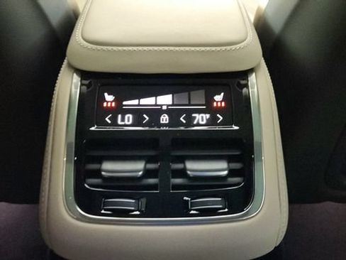 Used 2027 Volvo XC90 B6 Plus AWD/4WD image 33