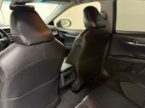 Used 2018 Toyota Camry SE FWD image 24