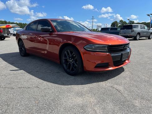 Used 2022 Dodge Charger SXT w/ Blacktop Package RWD image 7