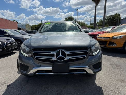Used 2017 Mercedes-Benz GLC 300 4MATIC image 2