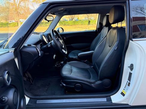 Used 2010 MINI Cooper Hardtop FWD image 15