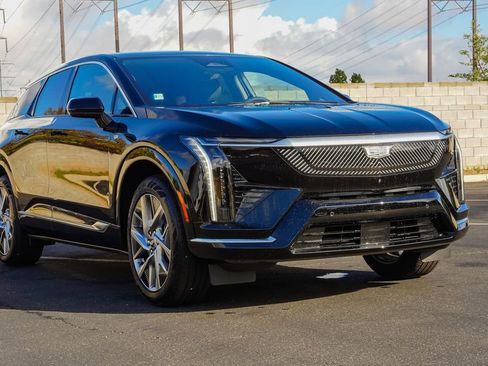 New 2026 Cadillac Optiq Luxury 1 image 5