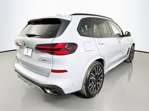 New 2026 BMW X5 xDrive50e image 5