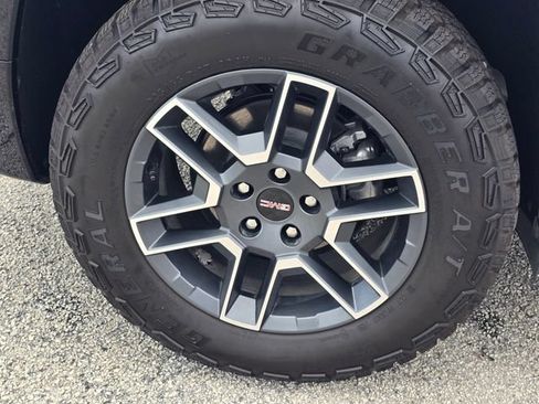 Used 2026 GMC Terrain AT4 AWD/4WD image 11