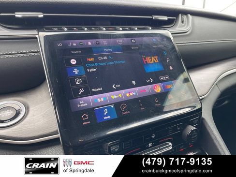 Used 2023 Jeep Grand Cherokee L Limited w/ Black Appearance Package AWD/4WD image 16