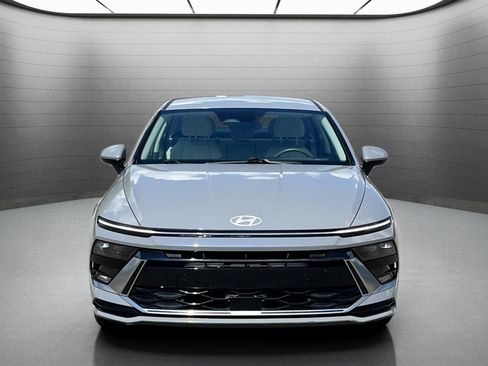 Used 2025 Hyundai Sonata SEL FWD image 2