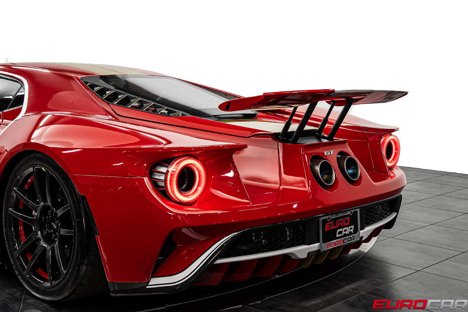 Used 2022 Ford GT Heritage Edition RWD image 25