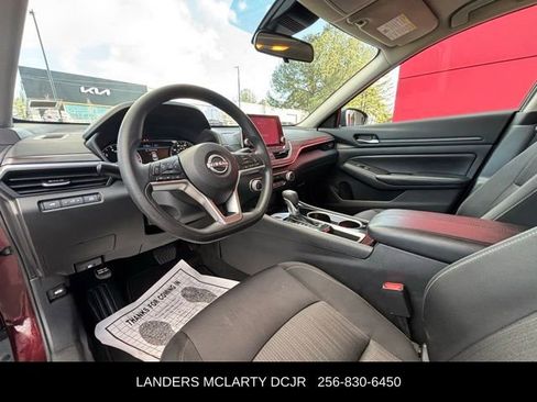 Used 2024 Nissan Altima 2.5 SV image 18