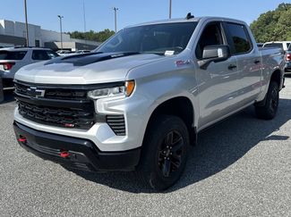 Used 2022 Chevrolet Silverado 1500 LT Trail Boss w/ LT Trail Boss Premium Package AWD/4WD video 3