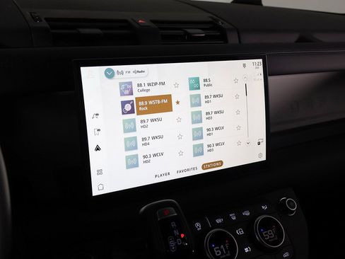 Used 2024 Land Rover Defender 110 SE image 46