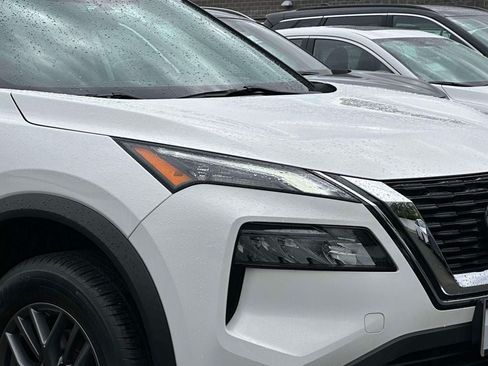 Used 2023 Nissan Rogue S AWD/4WD image 8