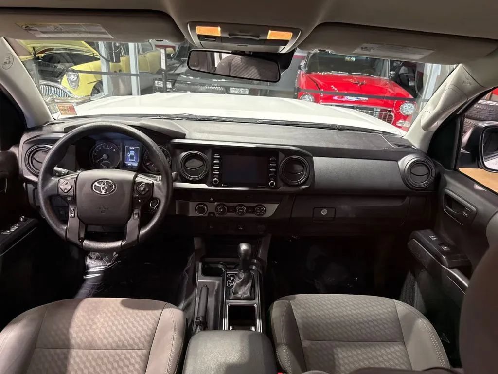 Used 2022 Toyota Tacoma SR AWD/4WD image 15