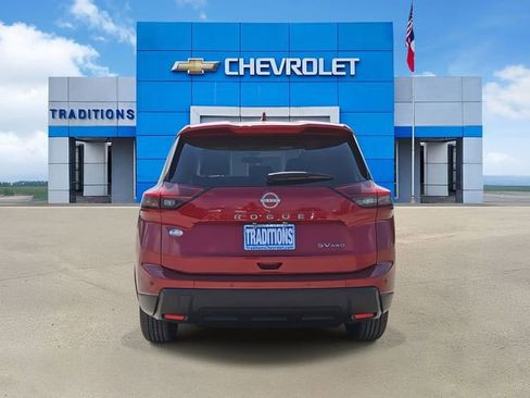 Used 2024 Nissan Rogue SV image 8