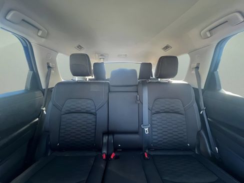Used 2022 Nissan Pathfinder SV FWD image 18