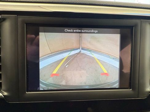 Used 2020 Chrysler Pacifica Touring w/ S Appearance Package FWD image 45
