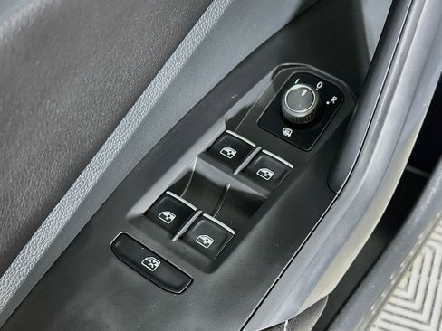 Used 2025 Volkswagen Jetta S FWD image 17