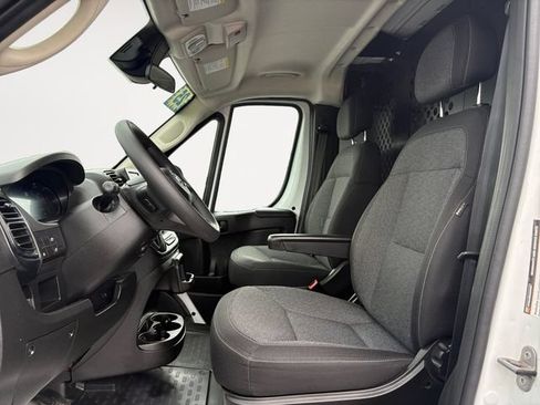 Used 2025 RAM ProMaster 2500 w/ U-Haul Equipment Group FWD image 9