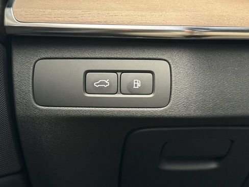 New 2026 Volvo XC90 T8 Plus AWD/4WD image 29