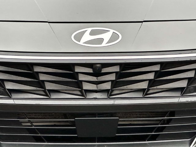Used 2024 Hyundai Elantra Limited FWD image 12