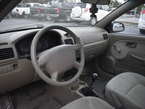 Used 2005 Kia Rio Sedan image 10