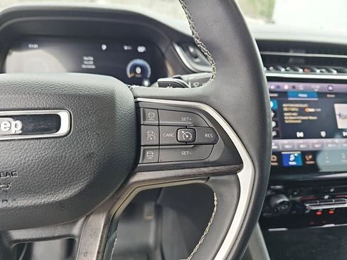 Used 2023 Jeep Grand Cherokee L Limited image 18