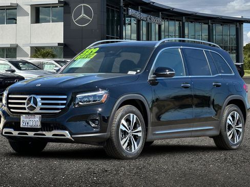 New 2026 Mercedes-Benz GLB 250 4MATIC image 8