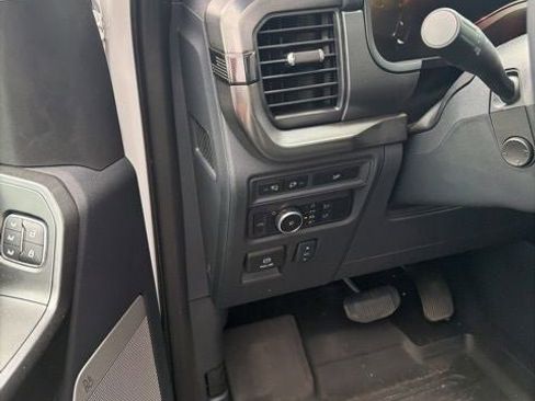 Used 2024 Ford F150 Lariat w/ FX4 Off-Road Package AWD/4WD image 15