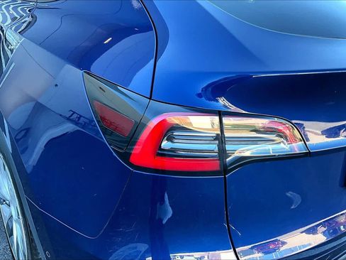 Used 2020 Tesla Model Y Long Range image 27