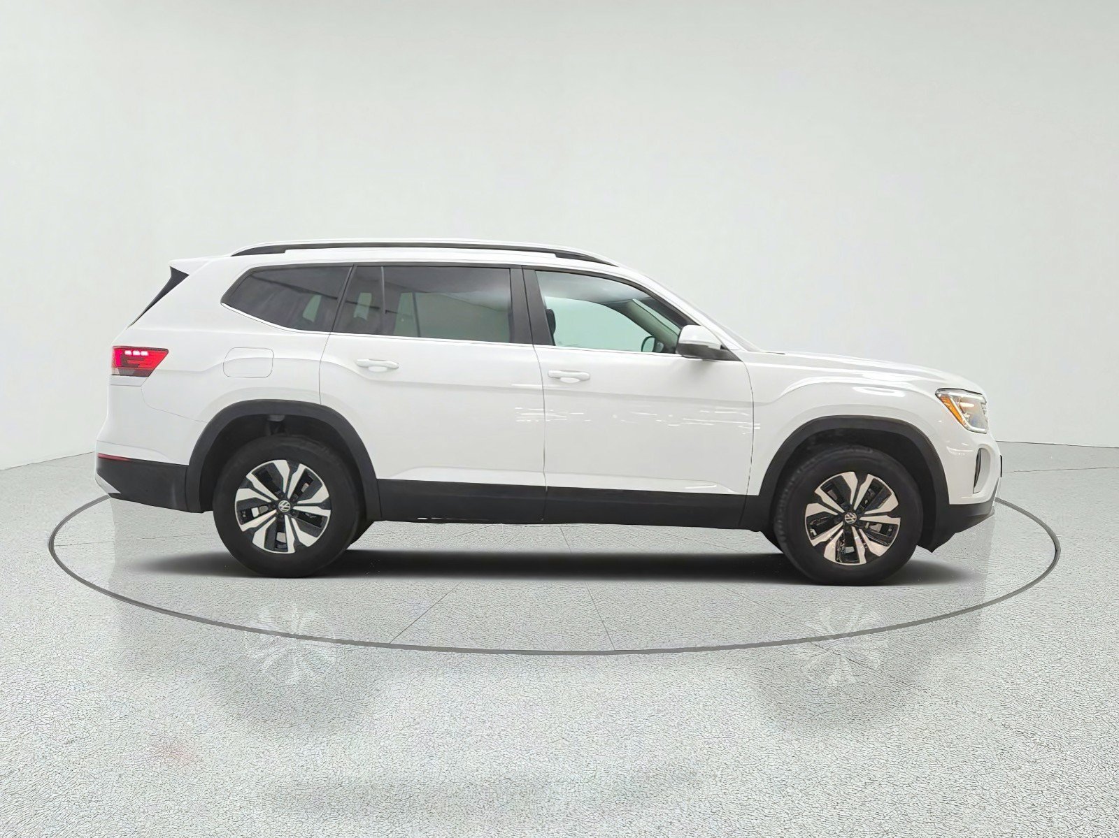 Used 2025 Volkswagen Atlas SE FWD image 5