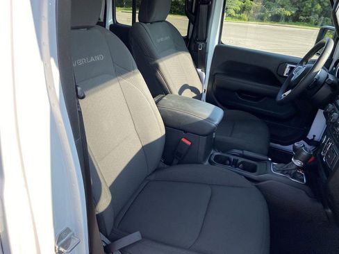 Used 2023 Jeep Gladiator Overland image 27