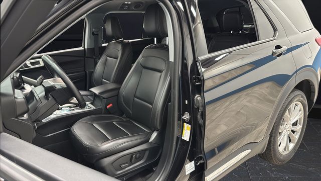 Used 2023 Ford Explorer XLT w/ Equipment Group 202A AWD/4WD image 10