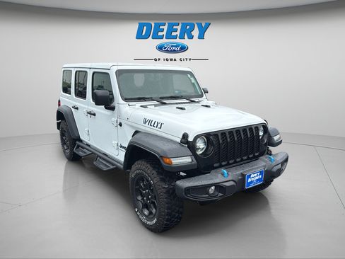 Used 2023 Jeep Wrangler Unlimited w/ Cold Weather Group AWD/4WD image 15