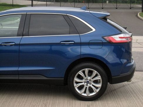 Used 2020 Ford Edge Titanium AWD/4WD image 8