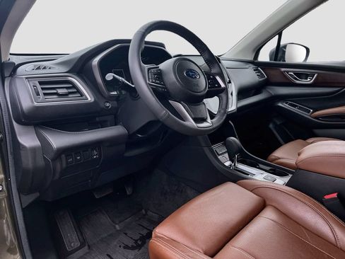 Used 2025 Subaru Ascent Touring w/ Popular Package #1 AWD/4WD image 9