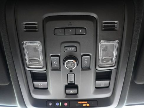 Used 2024 Chevrolet Tahoe High Country AWD/4WD image 36
