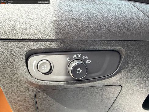 Used 2024 Buick Encore GX Preferred AWD/4WD image 16