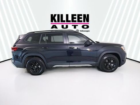Used 2025 Volkswagen Atlas Peak Edition SE AWD/4WD image 8