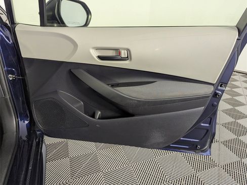 Used 2022 Toyota Corolla LE w/ Carpet Mat Package (TMS) image 33