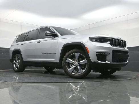 Used 2021 Jeep Grand Cherokee L Limited RWD image 30