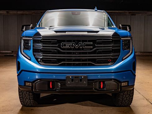 Used 2024 GMC Sierra 1500 AT4 w/ Technology Package image 2