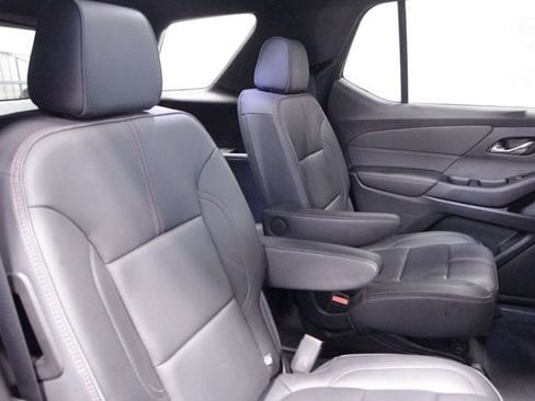 Used 2023 Chevrolet Traverse RS image 19