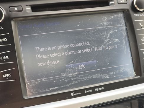 Used 2016 Toyota Highlander XLE image 6